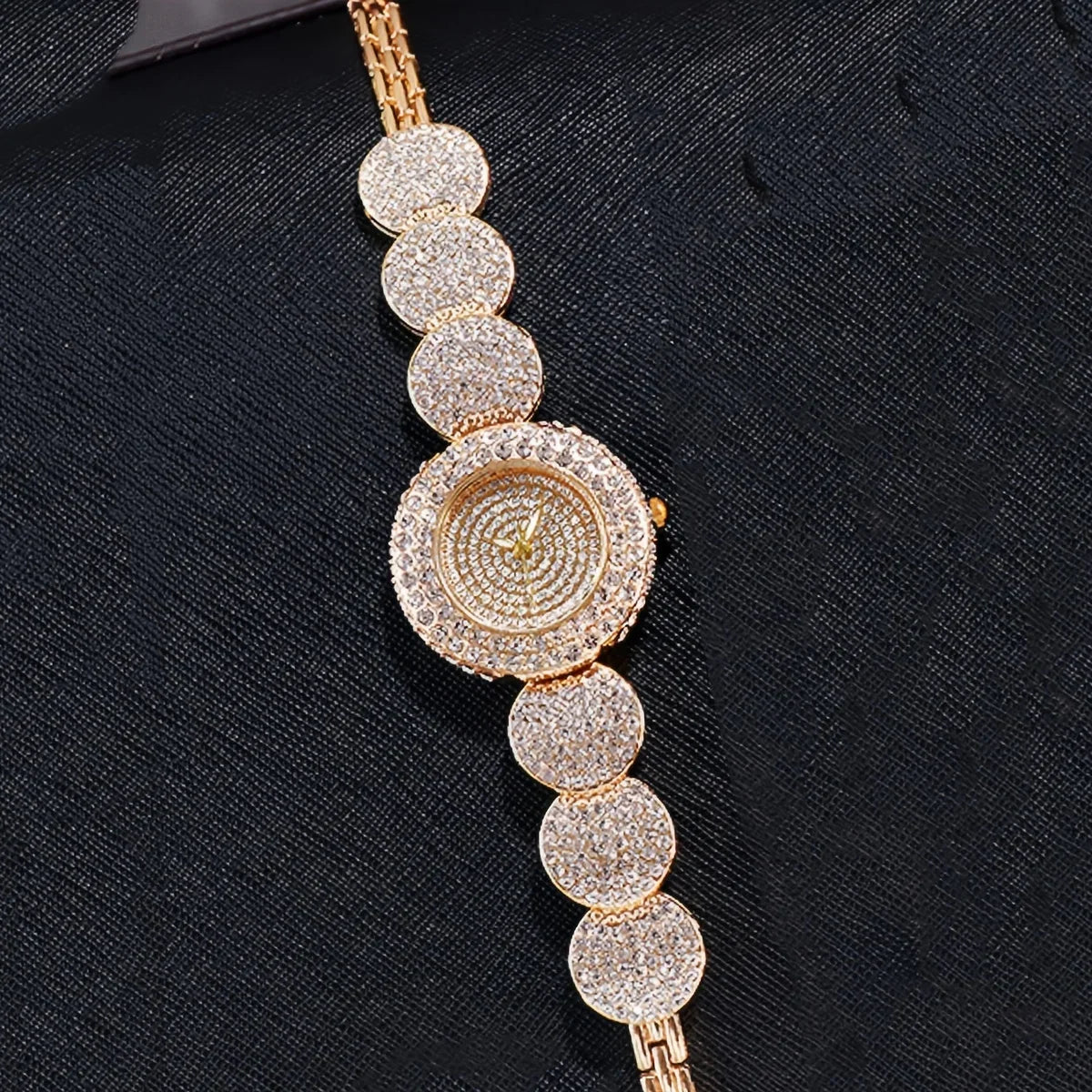 Women's Watch Luxury Rhinestone Quartz Bracelet Watch Sparkling Fashion Analog Party Dress Wrist Watch
